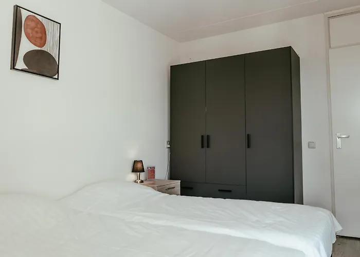 Zonnehoek 75 아파트 *